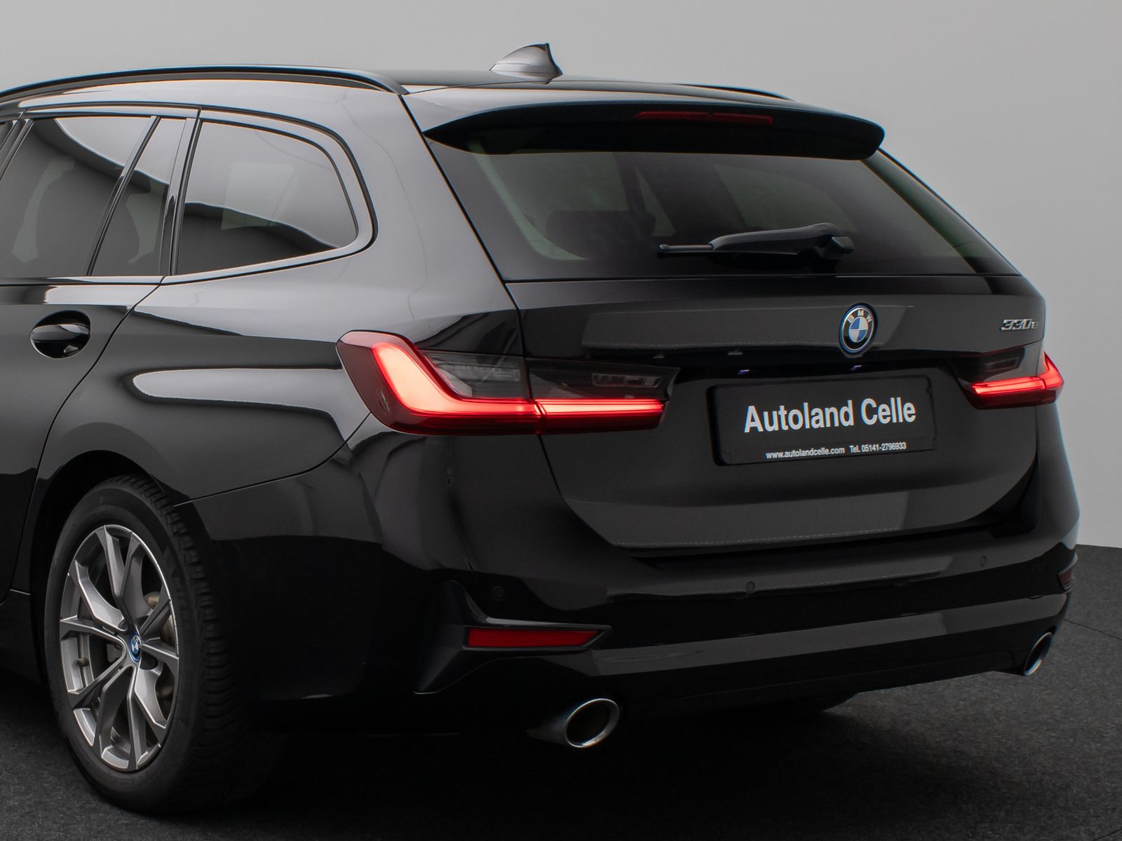Fahrzeugabbildung BMW 330e Sport Line DAB HiFi WLAN Stop&Go PDC Alarm