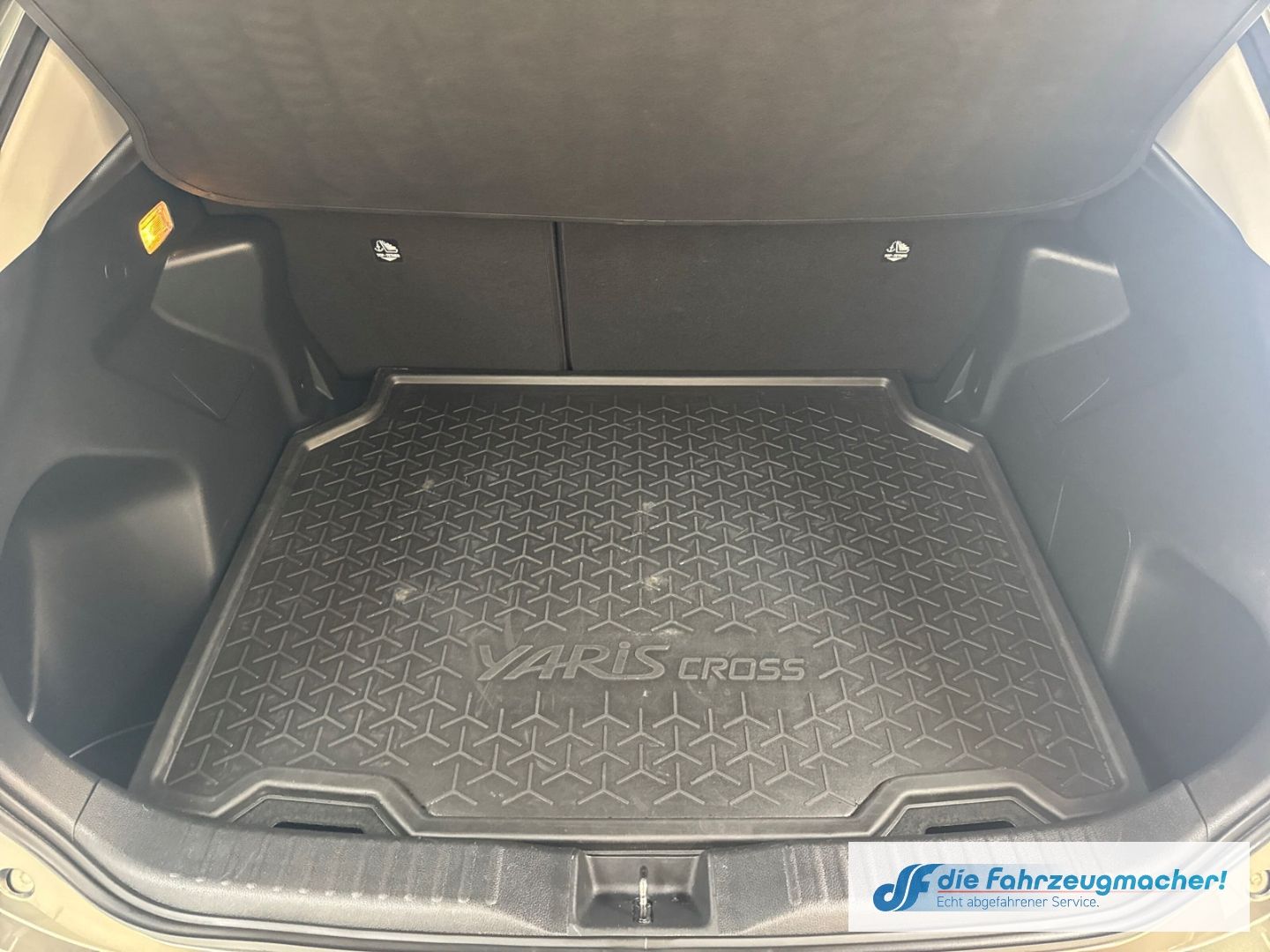 Fahrzeugabbildung Toyota Yaris Cross ACTIVE Hybrid DAB Spurhalteass. Fern