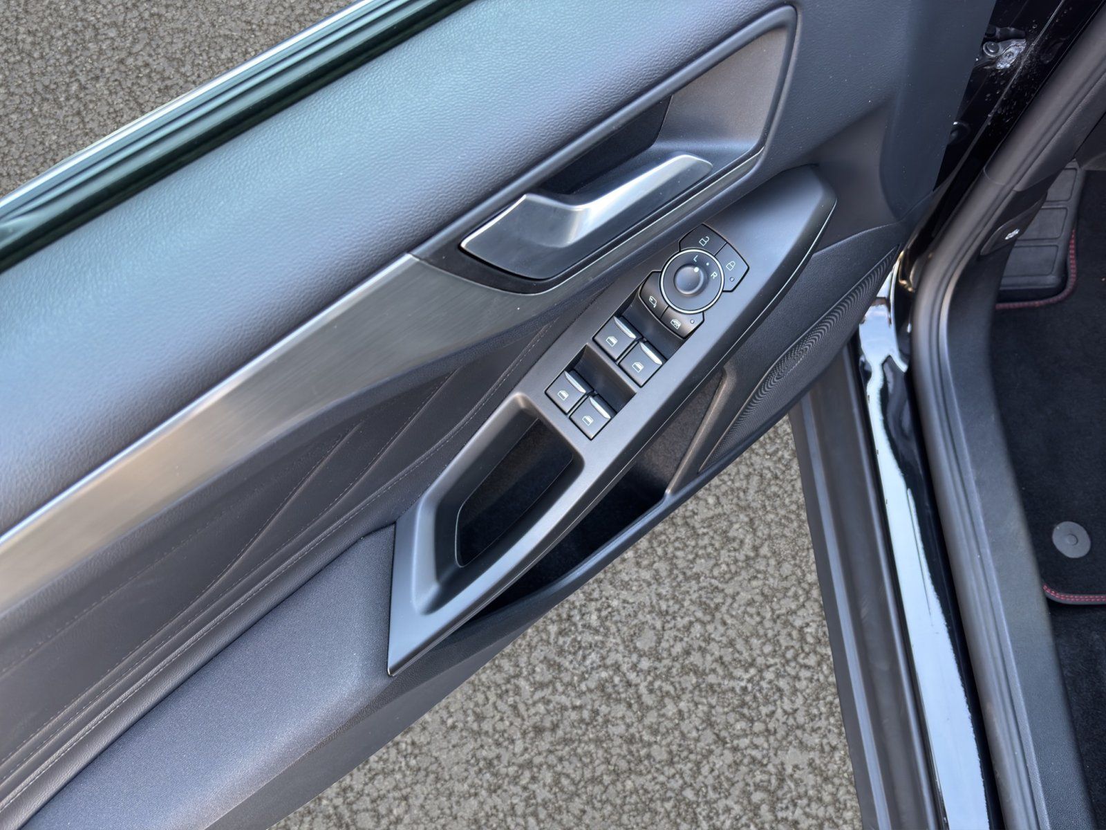 Fahrzeugabbildung Ford Focus 1.0 Ecoboost Titanium