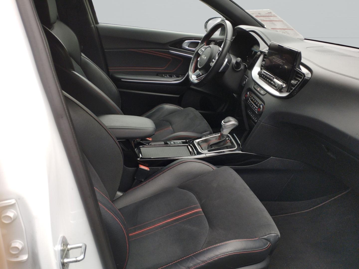 Kia ProCeed GT 1,6T KOMFORT-PAKET+Navi+Leder+JBL+Dig