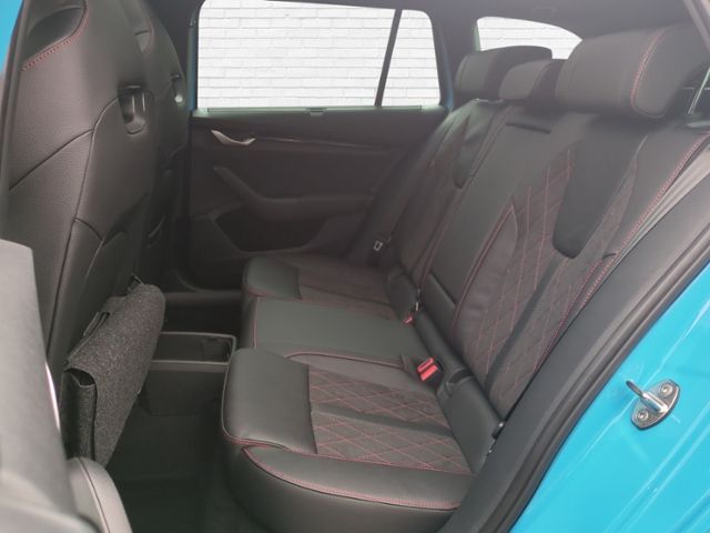 Fahrzeugabbildung SKODA Octavia Combi 2.0 TSI RS DSG CANTON PANO AHK