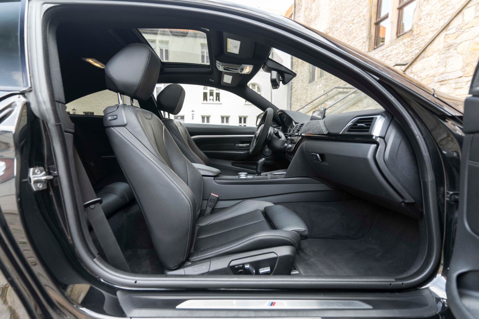 Fahrzeugabbildung BMW 440I COUPE M-PERFORMANCE H&K LED HUD KAM CARPLAY
