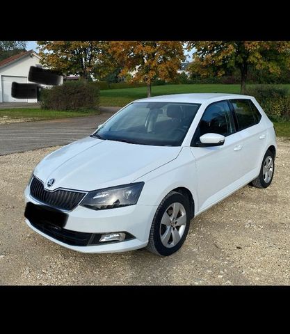 Skoda Fabia 1,2l 90PS weiß SHZ Klimaautoma...