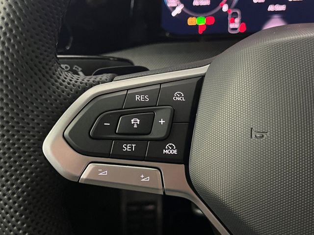 Golf VIII R-Line 1.5 eTSI DSG