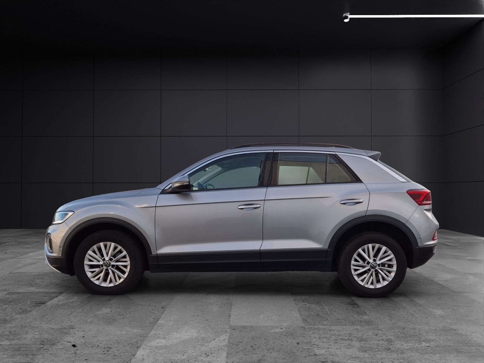 Fahrzeugabbildung Volkswagen T-Roc TSI Life DSG LED Navi AID ACC RFK SH