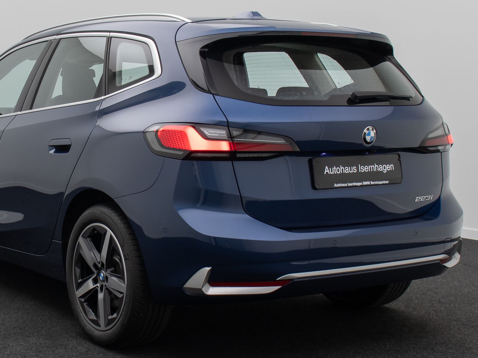 Fahrzeugabbildung BMW 223 Active Tourer Luxury Line 360°H/K HUD Sport