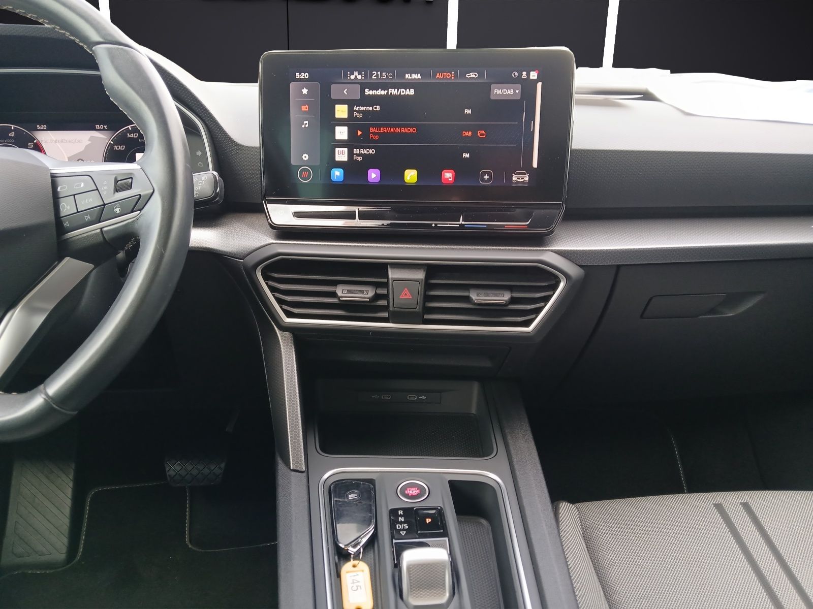 Fahrzeugabbildung SEAT Leon ST TDI Style DSG LED Navi AID Pano GRA Park