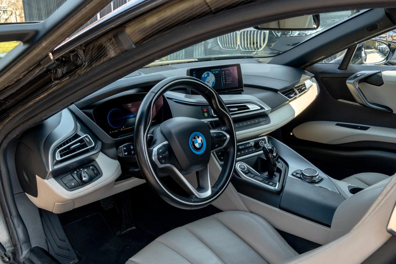 BMW i8 Coupe  LASER.HUD.HARMAN.DR.ASS.NAVI