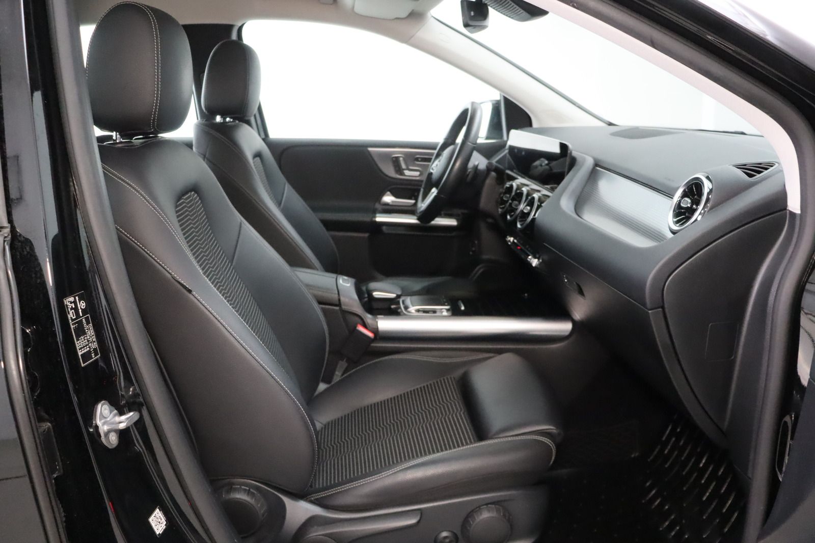 Fahrzeugabbildung Mercedes-Benz B 200 * LED * Navi * Leder