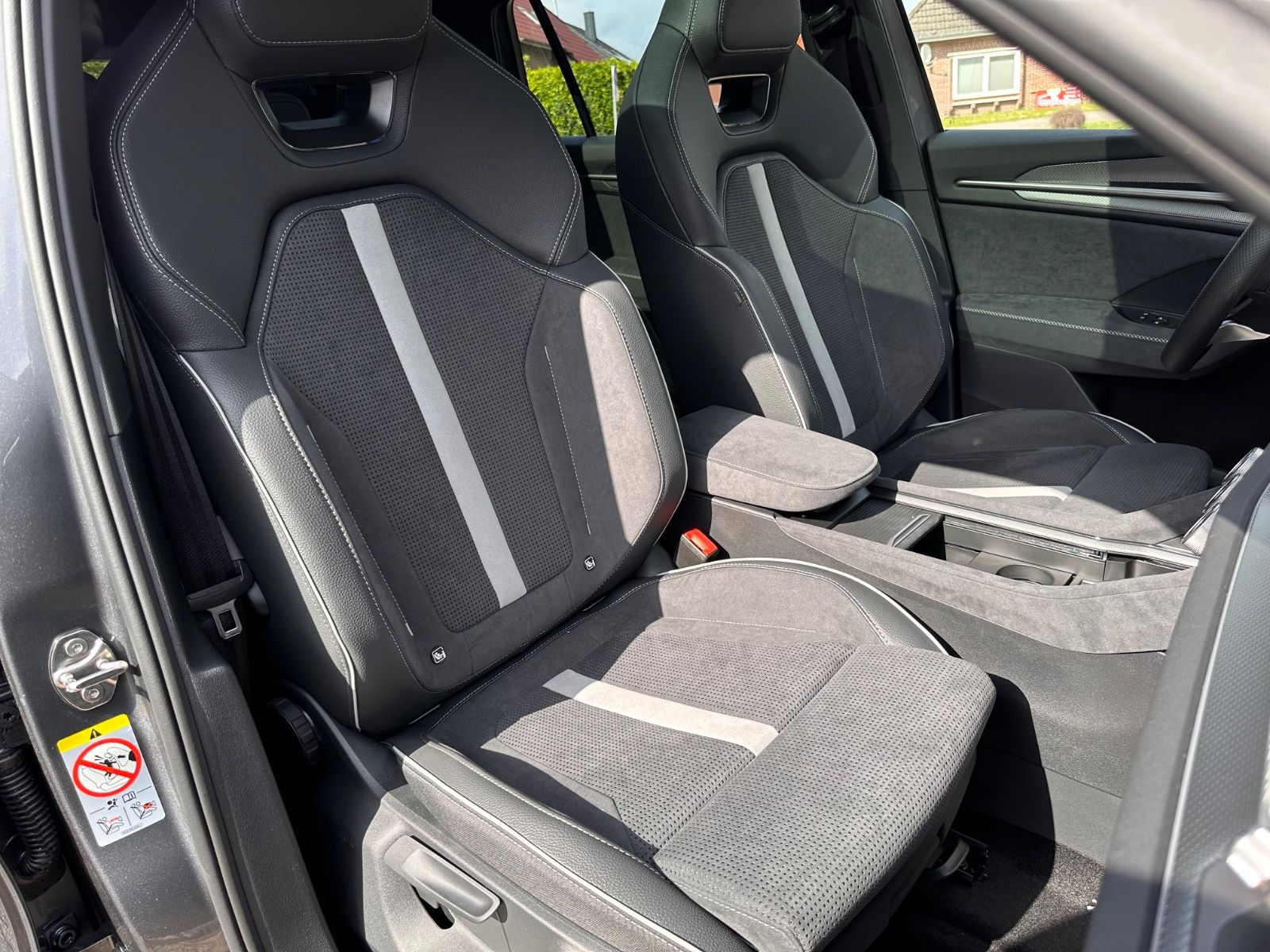 Fahrzeugabbildung SKODA Kodiaq 2.0 TDI 4x4 Sportline Matrix/AHK/Pano/7