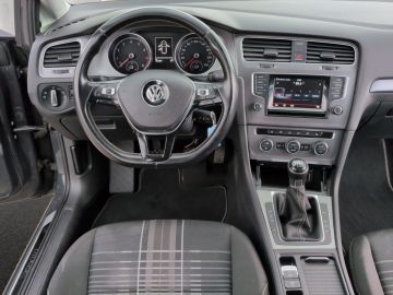 Volkswagen Golf - 5