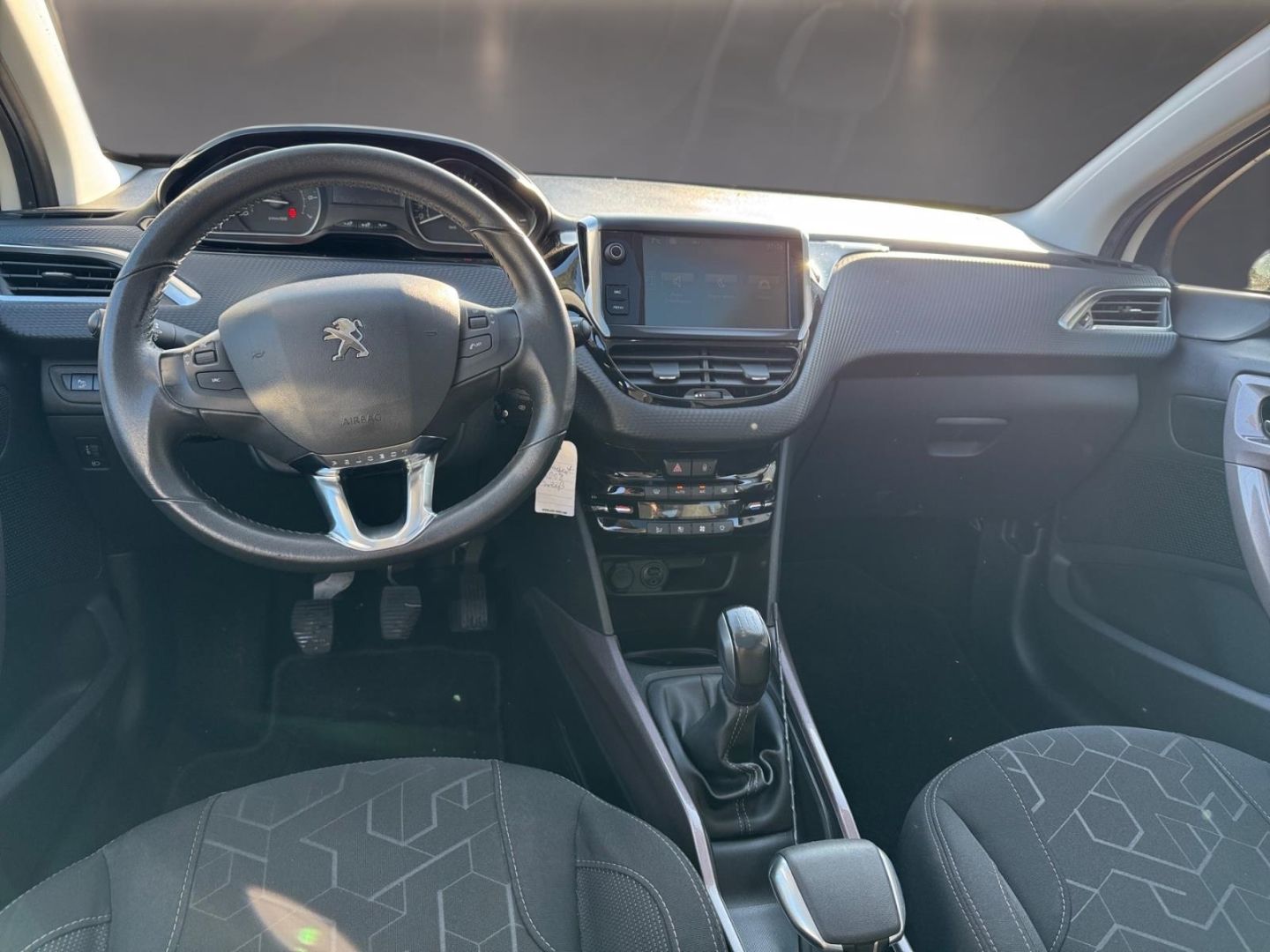 Fahrzeugabbildung Peugeot 2008 Style, AHK,Sitzheizung,PDC,Alus,Pano-Dach P