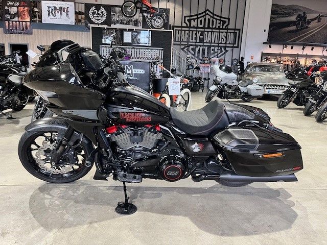 Fahrzeugabbildung Harley-Davidson FLTRXSTSE CVO Road Glide ST 2024