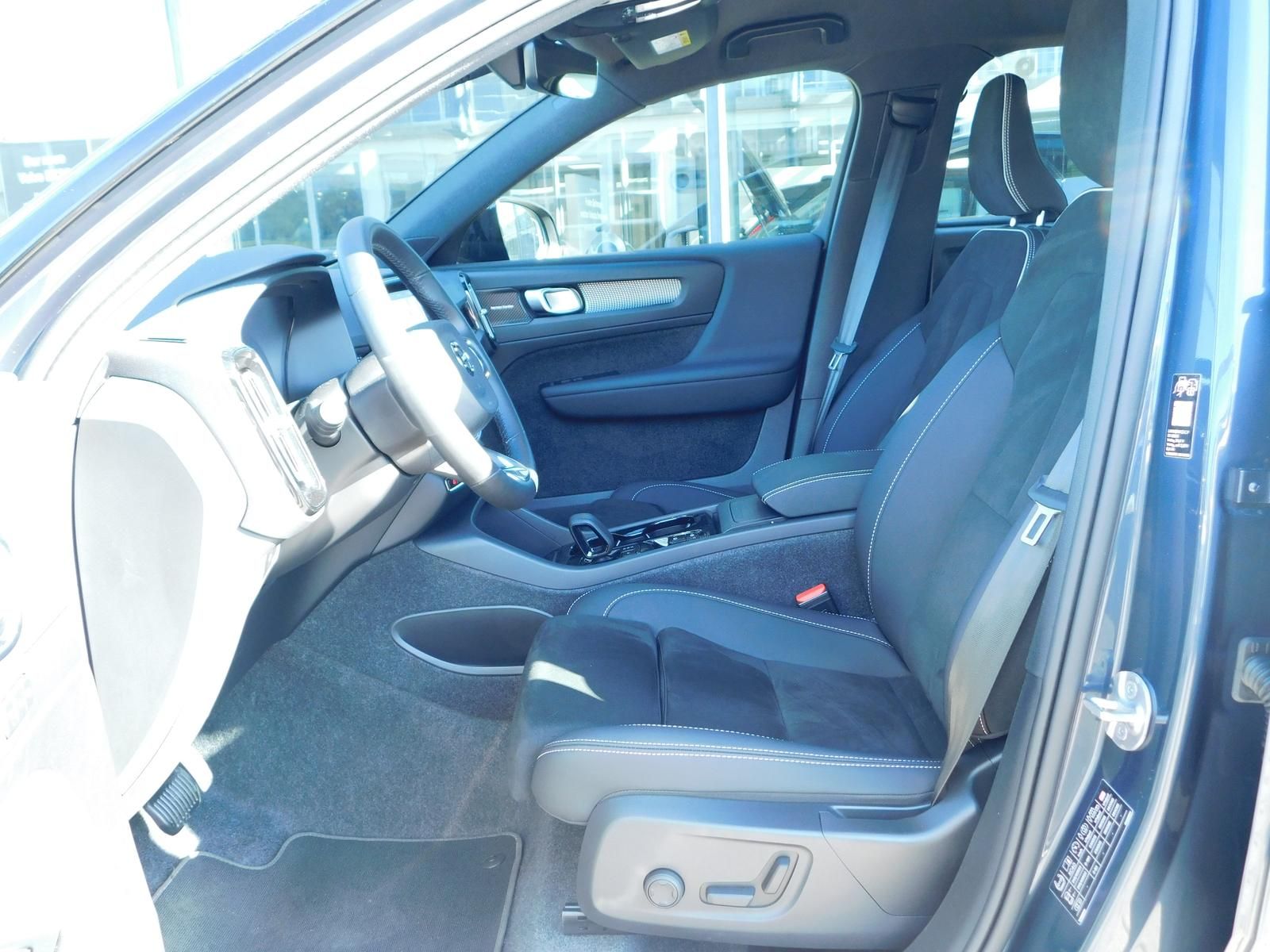 Fahrzeugabbildung Volvo XC40 B3 Plus Black-Editon
