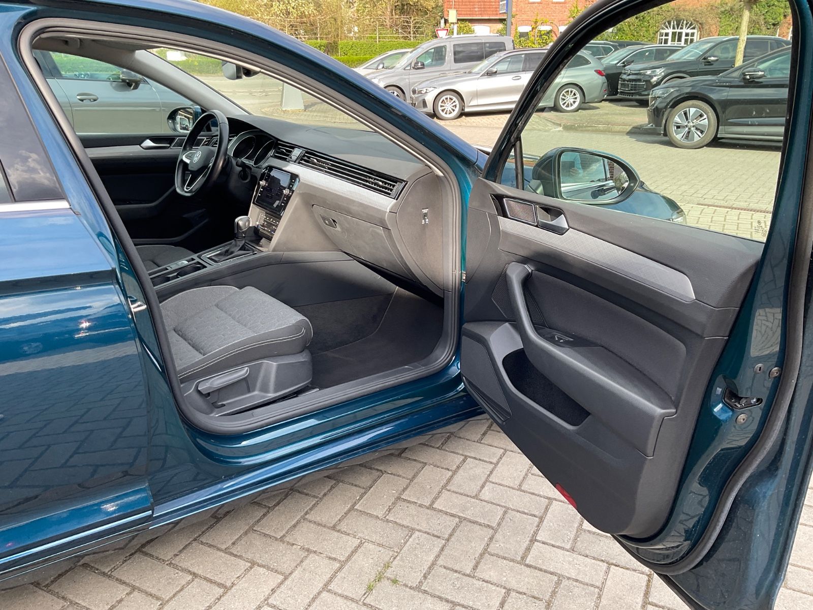 Fahrzeugabbildung Volkswagen Passat Variant 2.0 TDI DSG Busi,Kamera,ACC,Navi