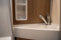 Malibu Van first class - two rooms - GT skyview 640 LE (12/21)