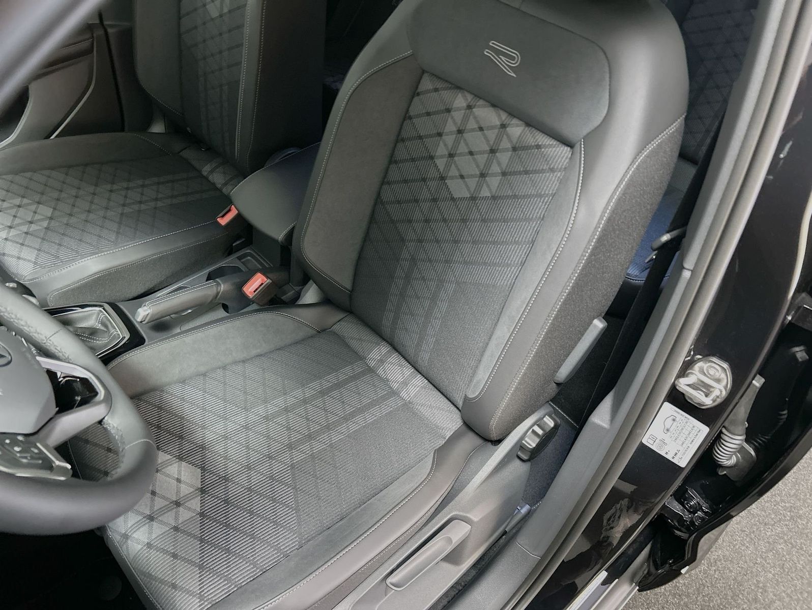 Volkswagen T-Cross - Bild 11