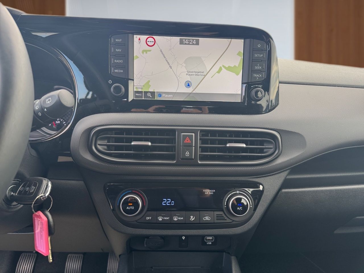 Fahrzeugabbildung Hyundai i10 TREND NAVI*KLIMAAT*TEMPOM*DAB*SHZ*LHZ*DAB*
