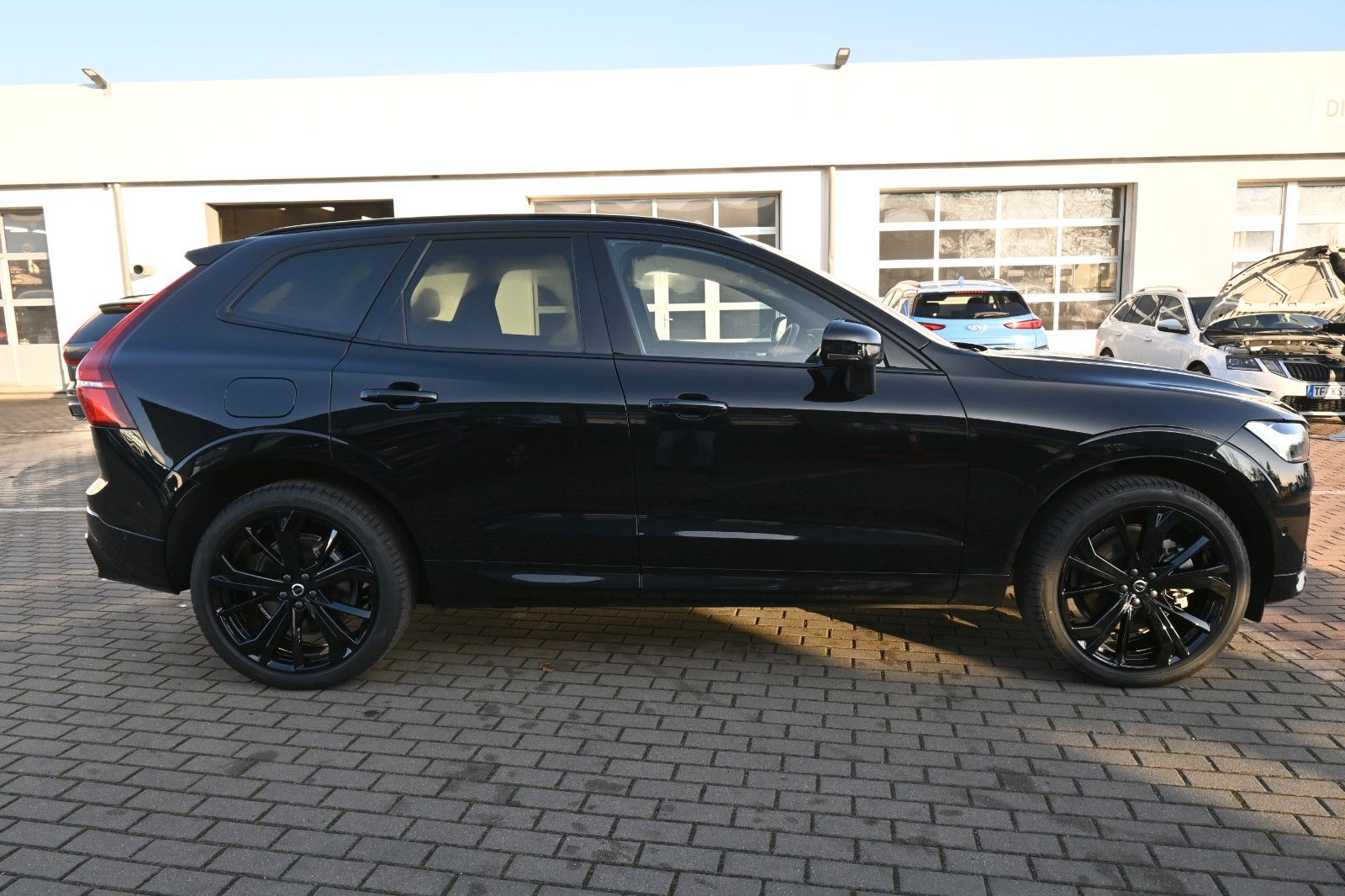 Fahrzeugabbildung Volvo XC60 T8 Plug-in Hybrid AWD Plus Dark*360*ACC*AHK