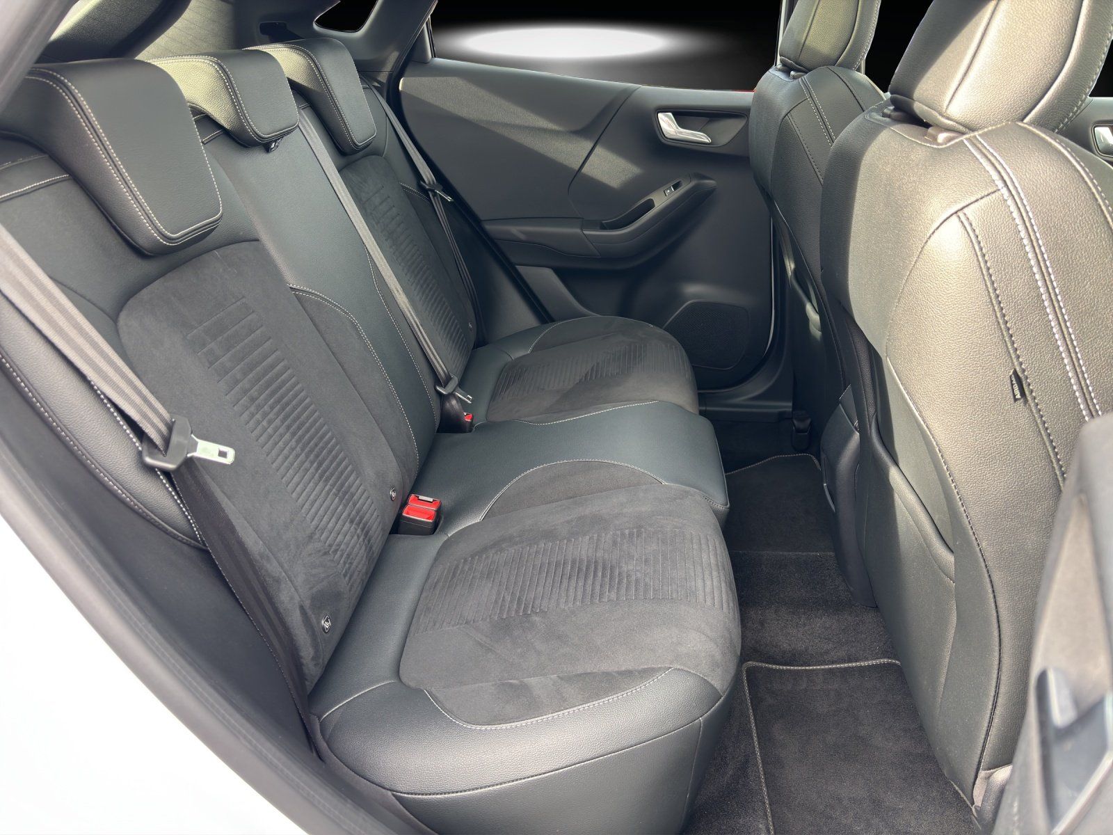 Fahrzeugabbildung Ford Puma ST 1.5 ST X LED/KAMERA/NAVI/SHZ/RECARO/