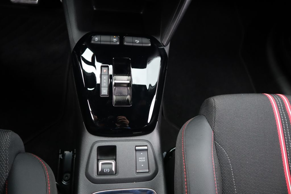 Fahrzeugabbildung Opel Corsa 1.2 Turbo Aut GS+Lenkradh+ParkGoPlus