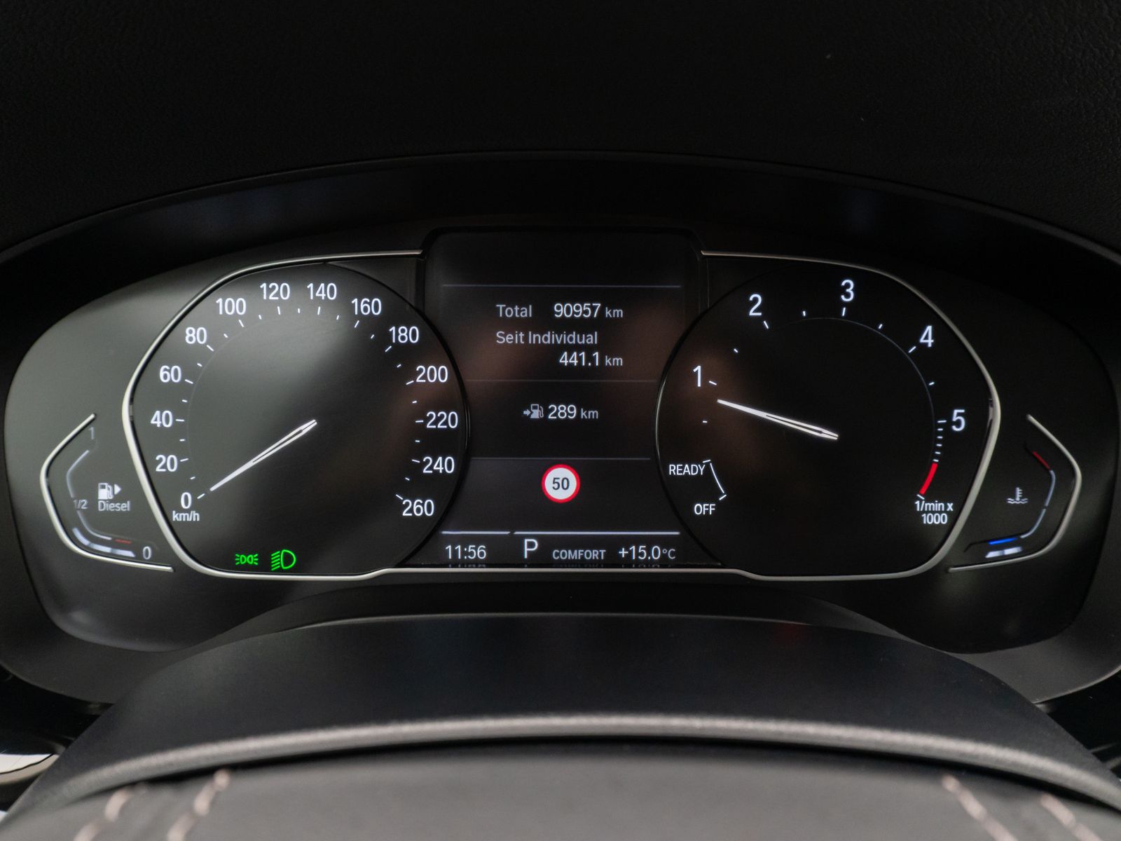 Fahrzeugabbildung BMW 520d Kamera HUD DAB Leder Alarm DisplayKey Sport