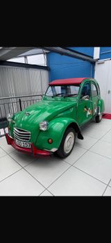 Citroën 2 CV - Citroën 2 CV mit Benzin-Antrieb