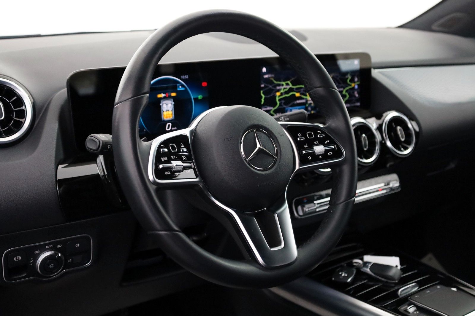 Fahrzeugabbildung Mercedes-Benz GLA 200 d, Automatik, Teillled., Navi, LED, Kam