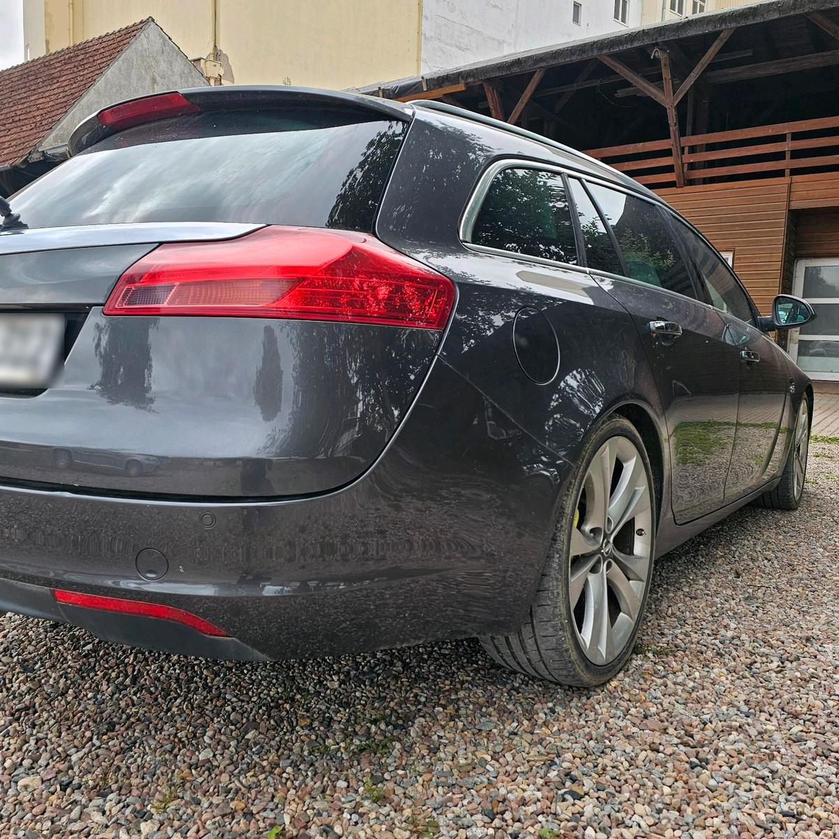 Opel Insignia 2010 — interior