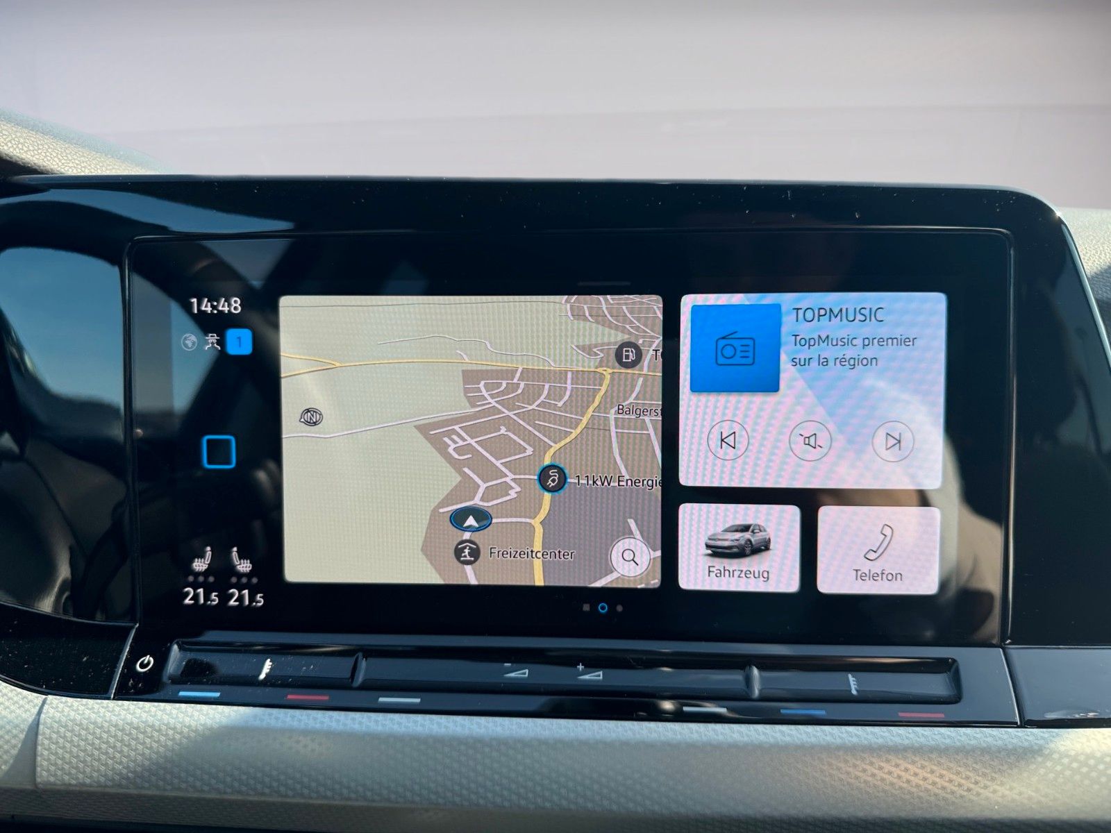 Fahrzeugabbildung Volkswagen Golf VIII Life MOVE 2.0 TDI *LED*KAMERA*ACC*AHK*