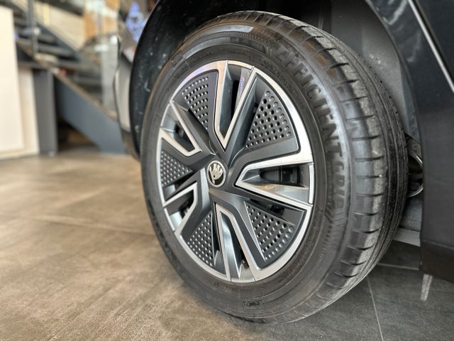 Skoda Fabia Tour *1. Hand*Klima*MirrorLink*LED*PDC*