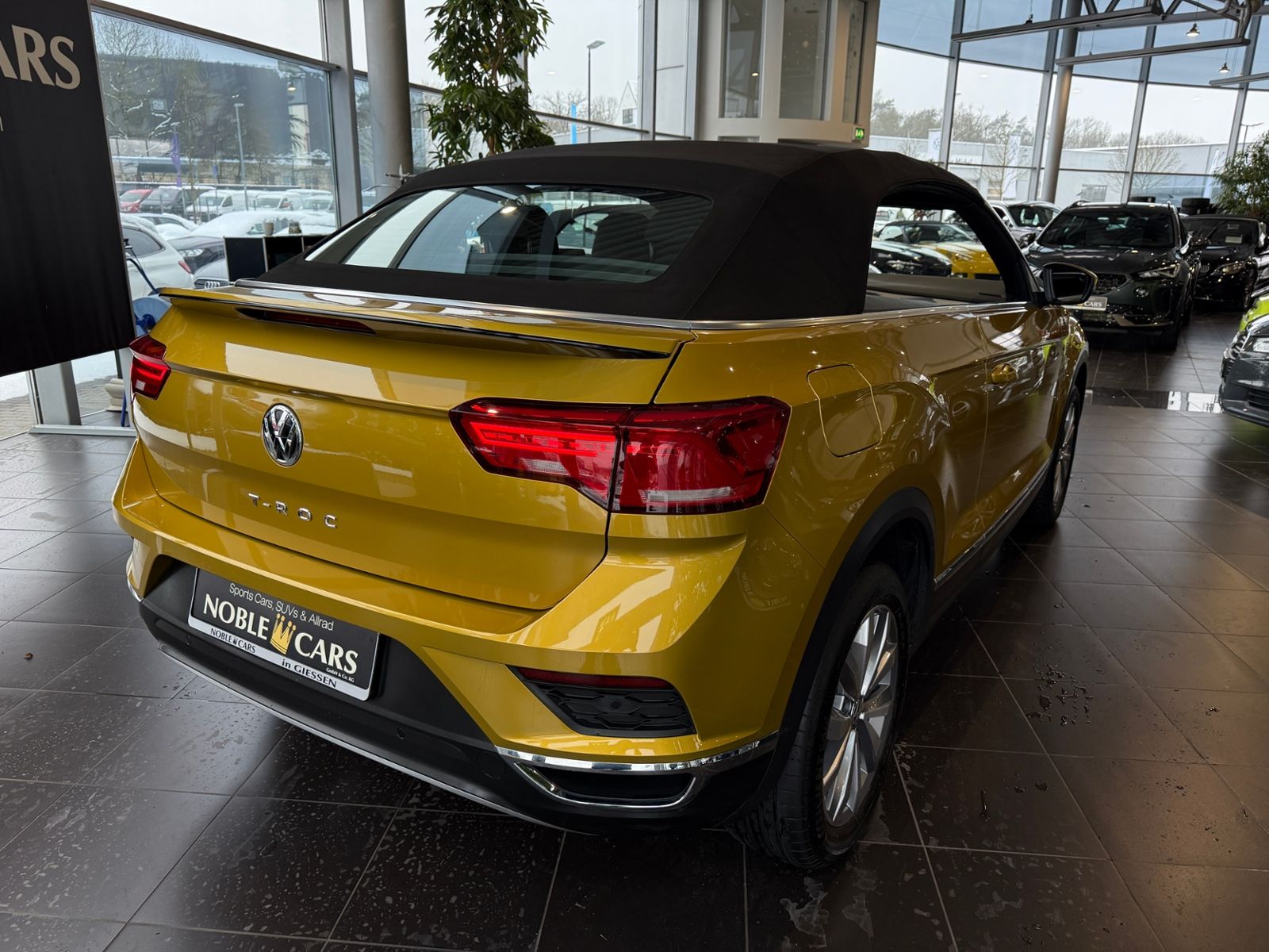 Fahrzeugabbildung Volkswagen T-Roc Cabriolet Style ACC LED NAV SHZ