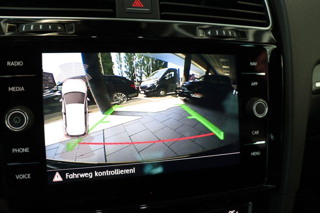 Fahrzeugabbildung Volkswagen Golf VII Lim.GTI|PANO|DSG|VIRTUAL|ACC|KAMERA|LED