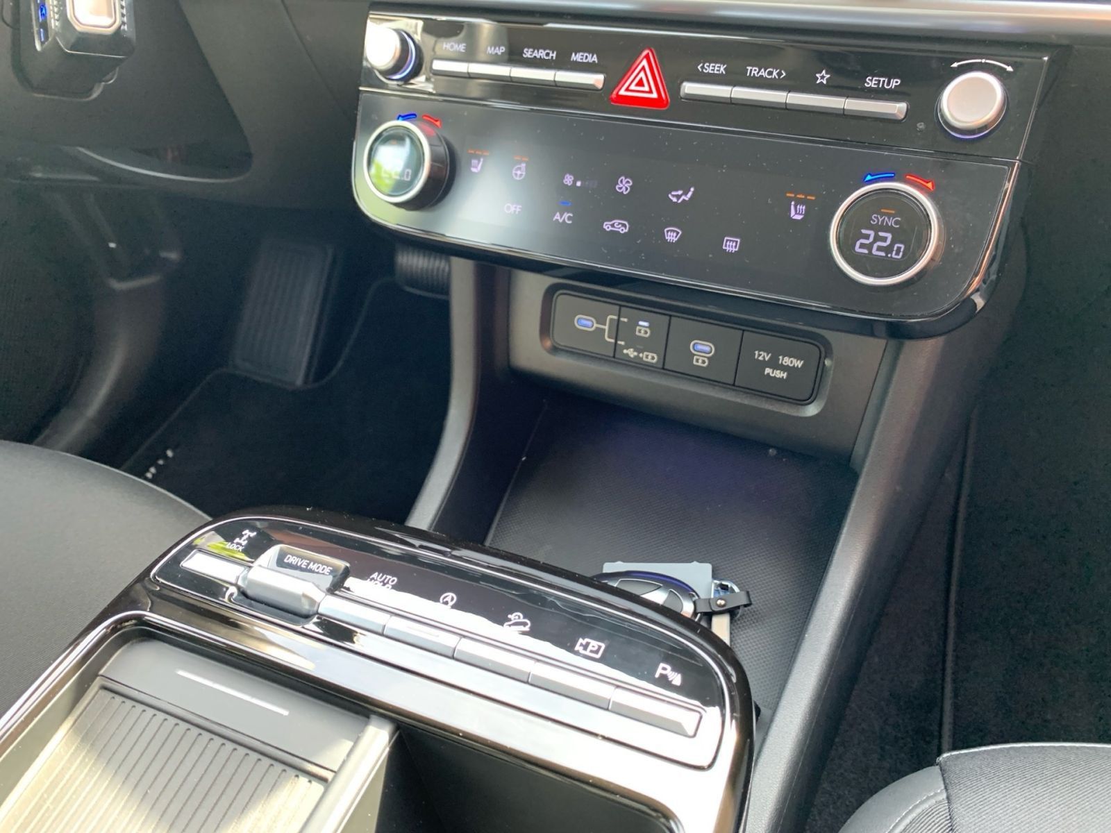 Fahrzeugabbildung Hyundai TUCSON 1.6 T-GDI 7-DCT Trend Mild-Hybrid 4WD LED