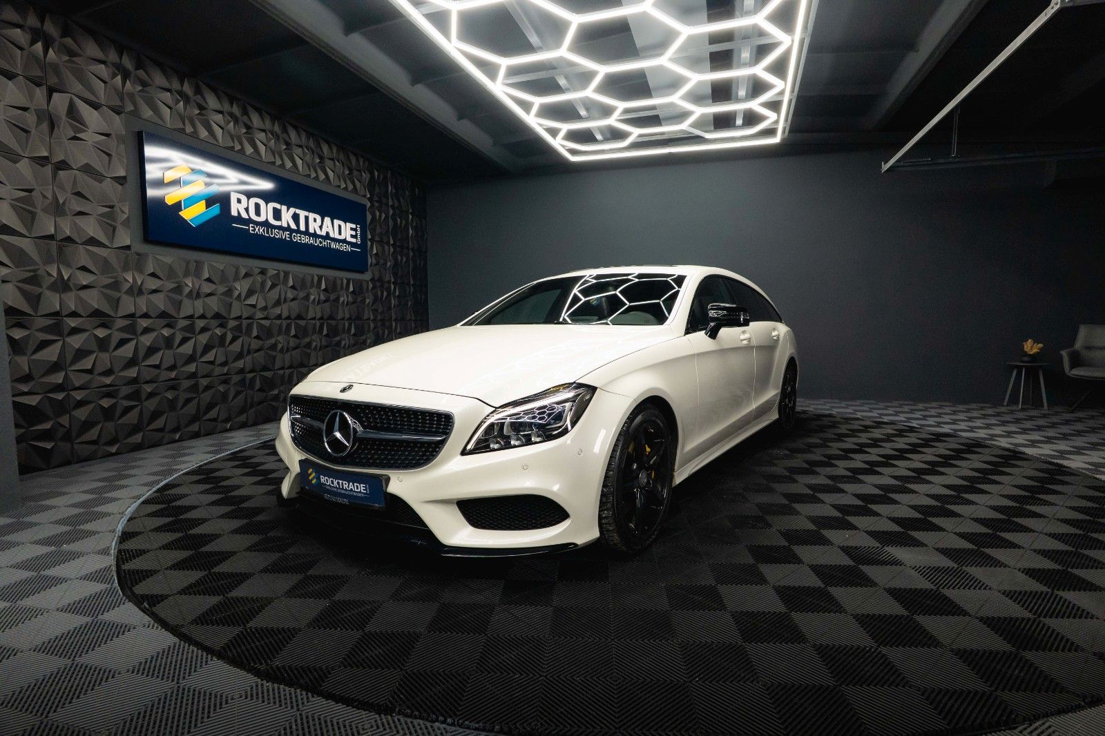 Fahrzeugabbildung Mercedes-Benz CLS 400 Shooting Brake AMG Night-Paket Designo