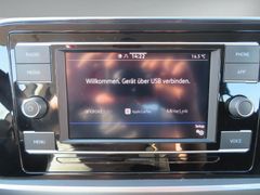 VW T-Roc 1.5 TSI Life LED 17'' Lane digital DAB Sih VW T-Roc 1.5 TSI Life LED 17'' Lane digital DAB Sih