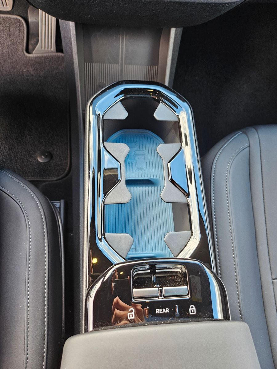 Fahrzeugabbildung Volvo EX30 Ultra 2WD Pure Electric inkl. Winterr.