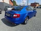 Skoda Octavia Lim 2.0 TDI RS-ACC-Navi-CANTON-Bi-Xenon - Skoda Octavia mit Diesel-Antrieb: Limousine, RS
