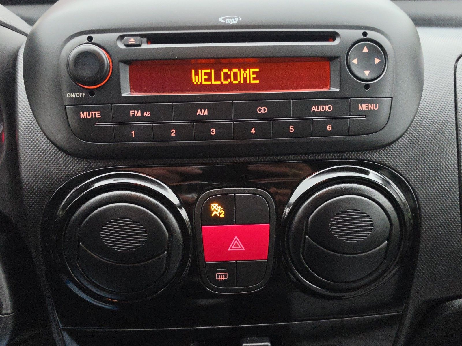 Fahrzeugabbildung Fiat Qubo 1.4 8V MY QUBO AUS 1.HAND