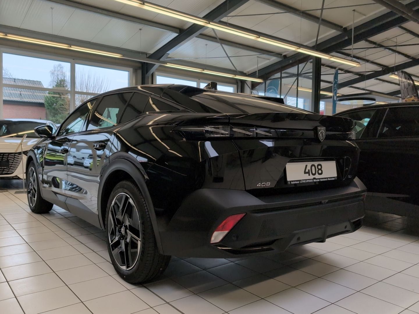 Fahrzeugabbildung Peugeot 408 Hybrid GT 145 e-DSC6 Panorama Navi SHZ