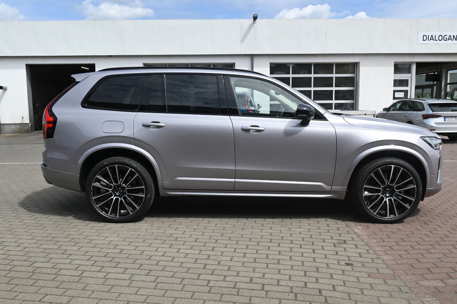 Fahrzeugabbildung Volvo XC90 T8 0,5% UltraBlack*STDHZG*360°*LUFT*ACC*AHK