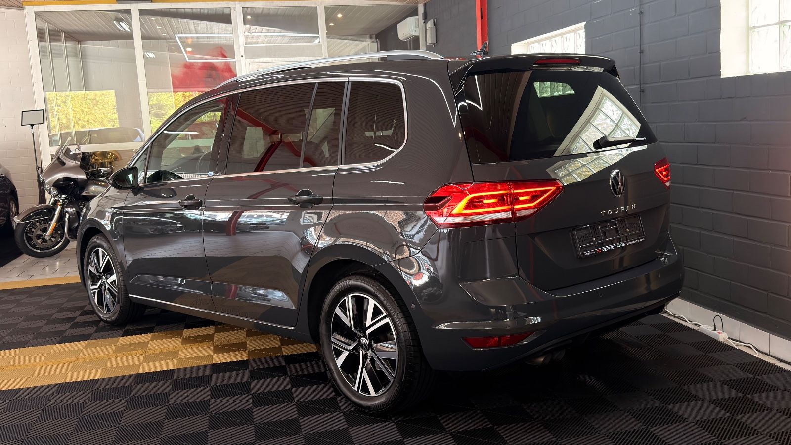 VW Touran Touran Highline TDI AHK|KAMERA|PANO|IQ Light Vorschau 10
