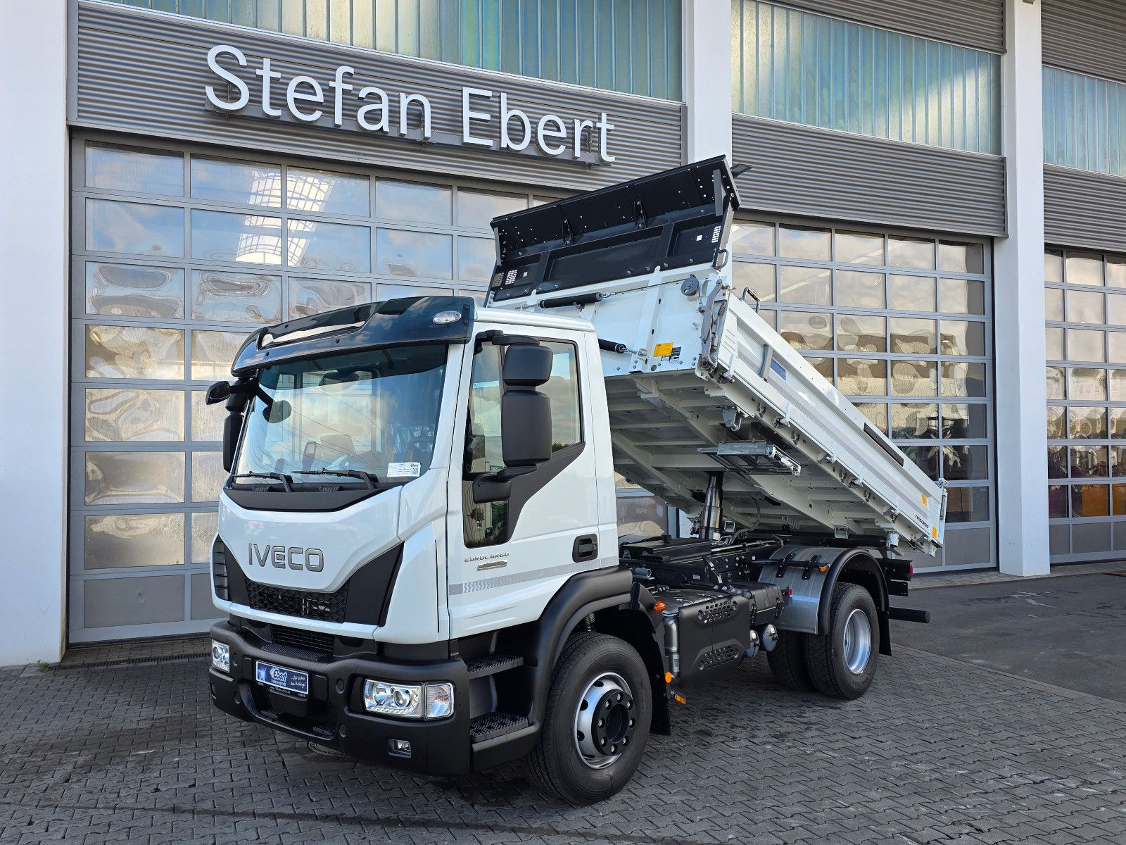 Fahrzeugabbildung Iveco Eurocargo ML160E32 4x2 Kipper, Klima, 2 x AHK