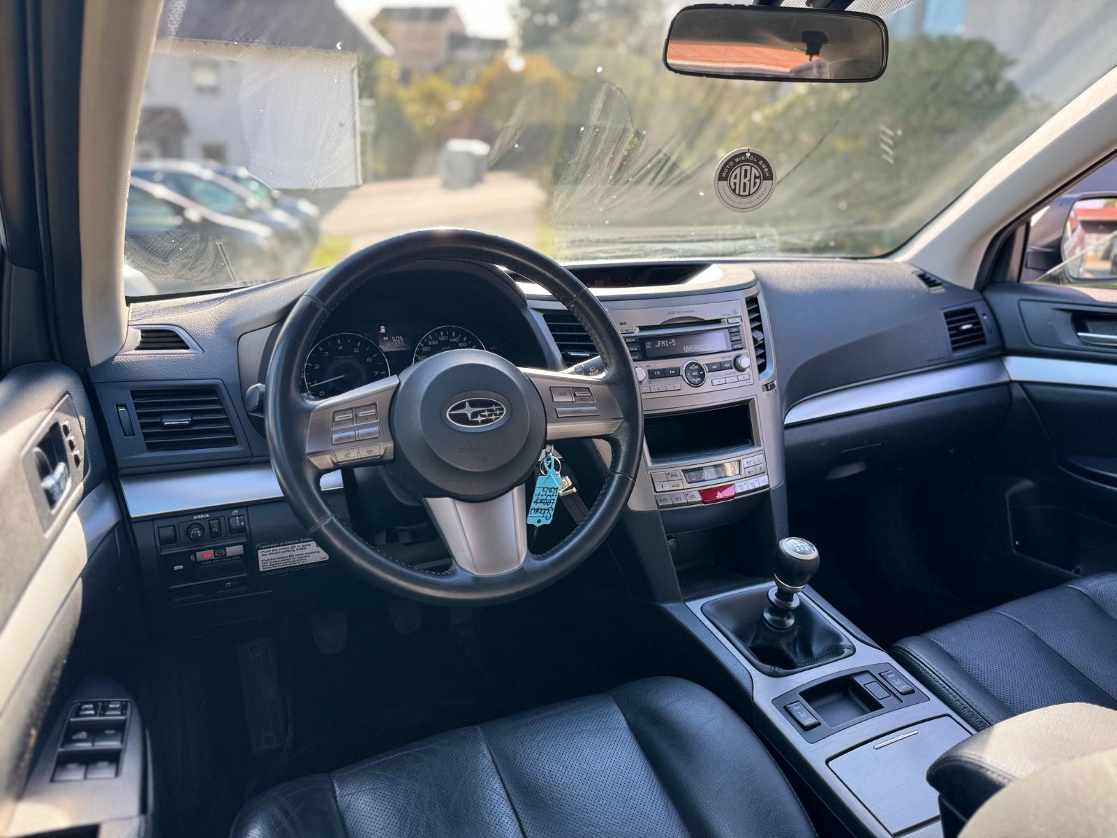 Subaru Outback 2010 — photo 13