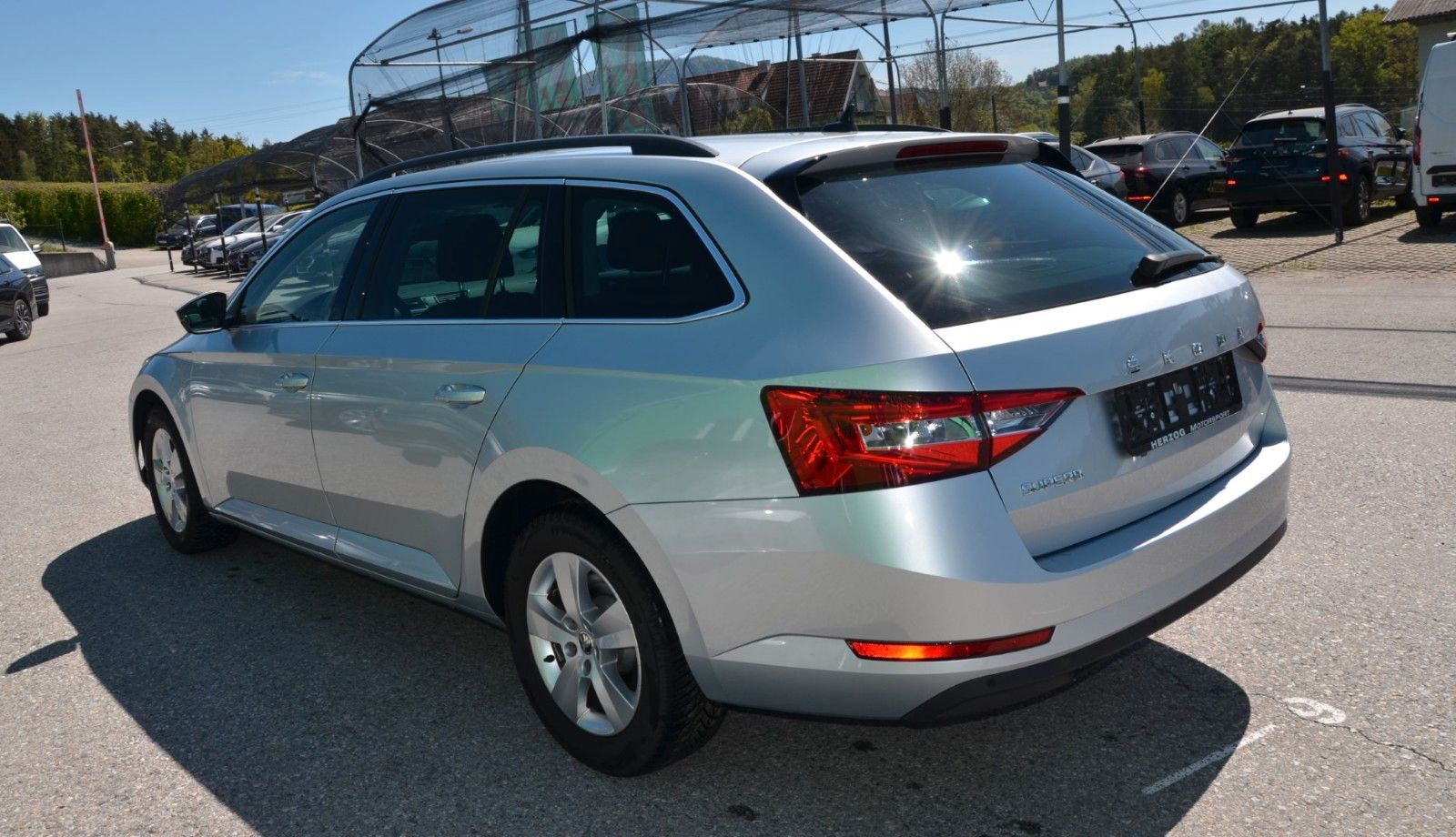 Skoda Superb Kombi 2,0 TDI DSG LED VIRTUAL EXP:13.700 imagem 3