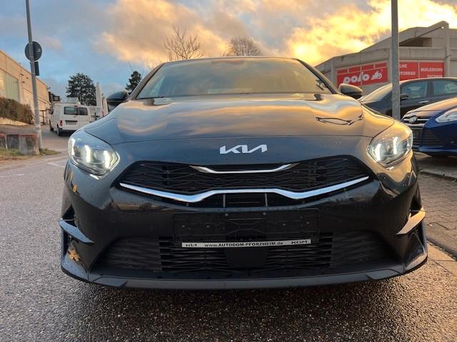 Kia cee'd / Ceed Ultimate Edition*NAVI*CAM*LED*1-HAN