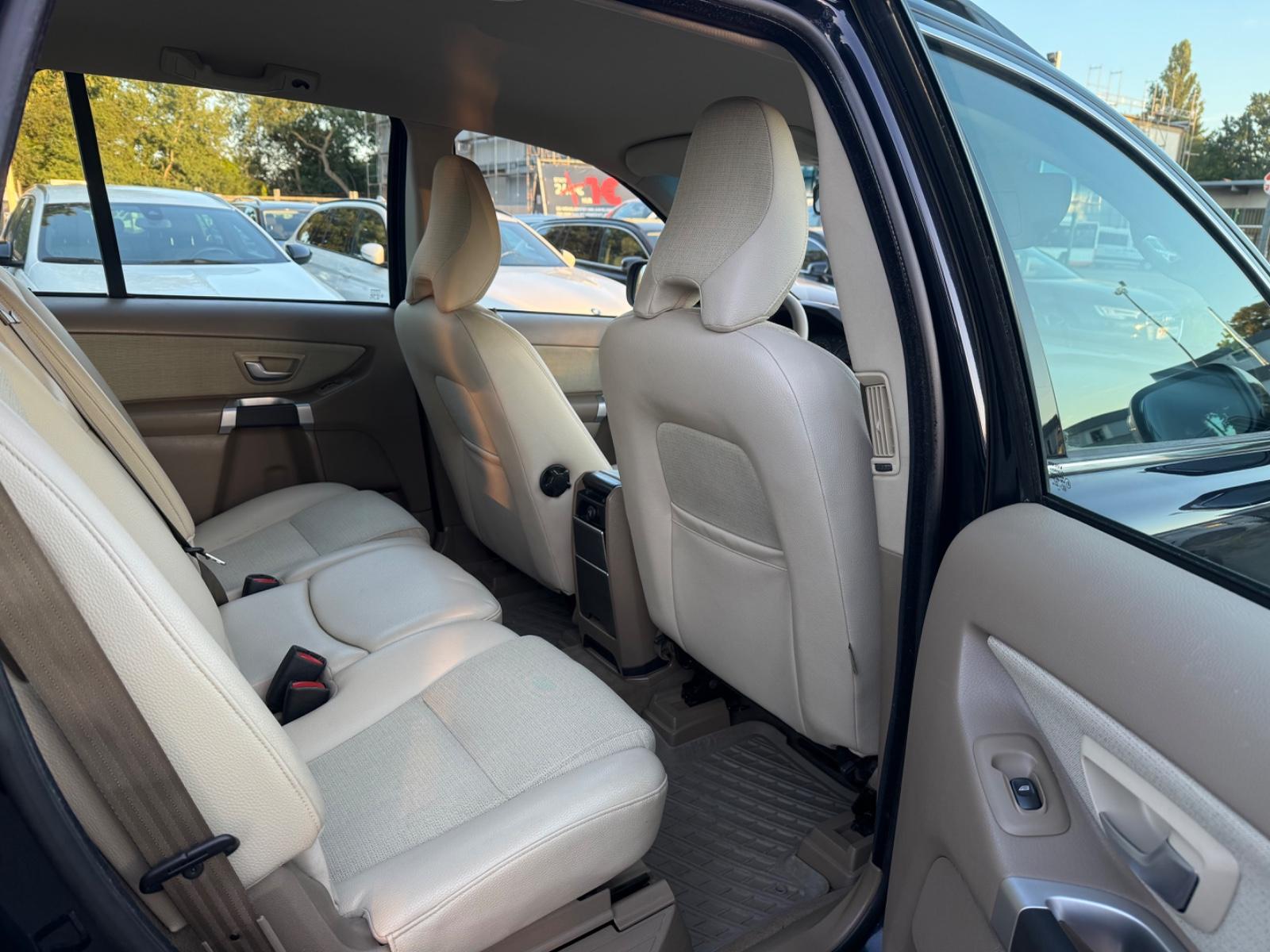 VOLVO XC90 - D5 185 CV - 7PL - CARNET ENTRETIEN