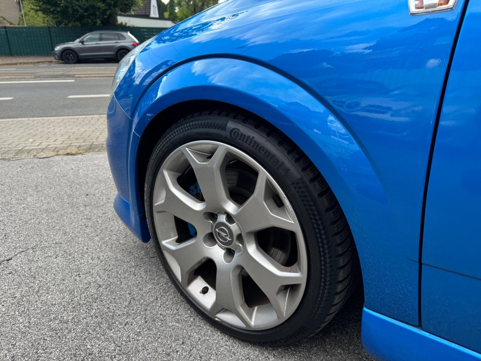 Opel Astra H GTC OPC 2.0 Turbo 241 ch BVM / 1ère main / Recaro / Suspension adaptative