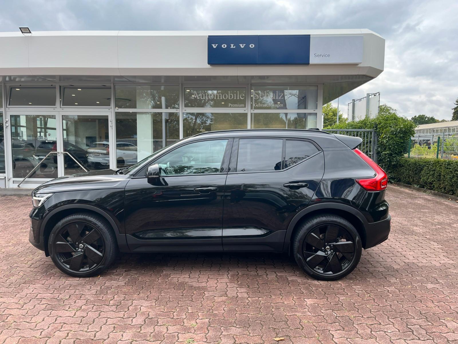 Volvo XC40 B3 Ultra Black Edition DCT