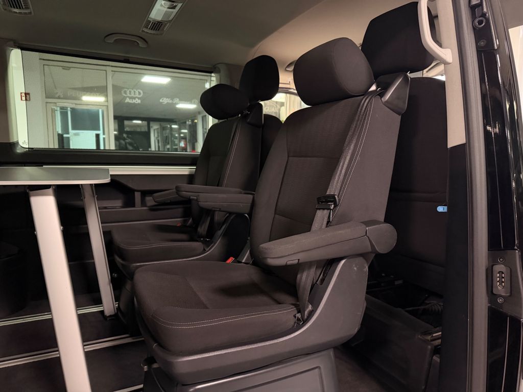 VW T6 Multivan 7 Sitze ACC Standhzg Navi AHK Tisch VW T6 Multivan 7 Sitze ACC Standhzg Navi AHK Tisch